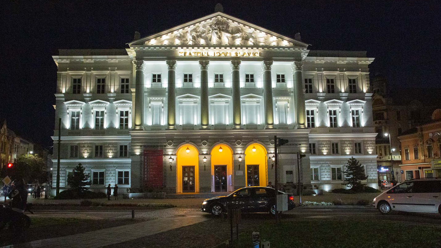Consiliul Local al Municipiului Arad decide să schimbe denumirea teatrului din Teatrul de Stat Arad în Teatrul Clasic Ioan Slavici.